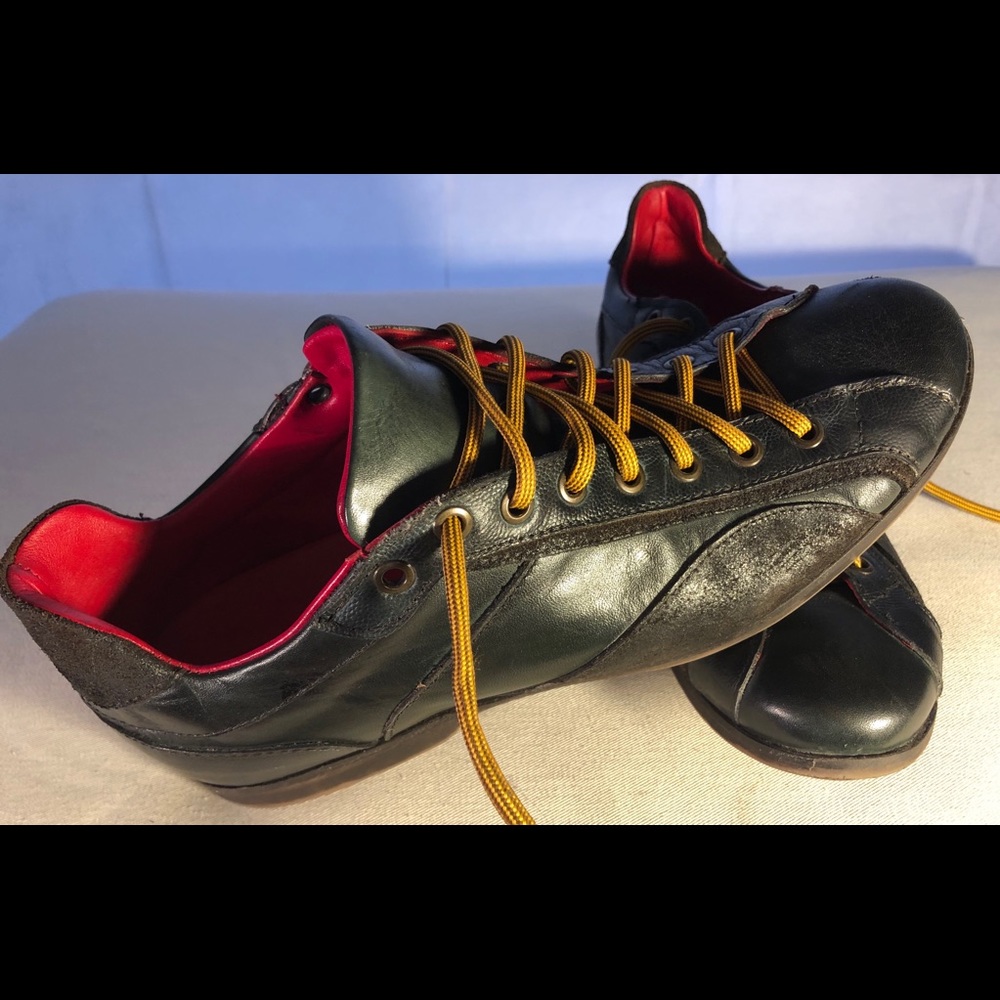 Shoes - Picture 2 of 4